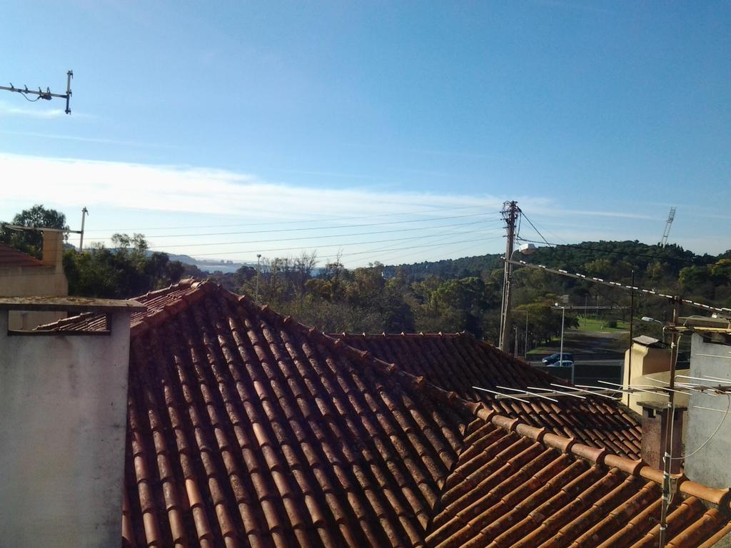 Typical Small House Near Lisbon Оейраш Екстер'єр фото